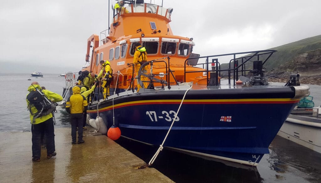 Skye MRT working with local RNLI